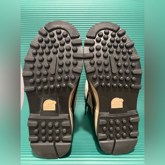 Sorel Tan Caribou Waterproof Winter Boots 11 - Picture 4 of 16